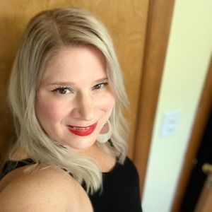 Meet your Posher, Julie